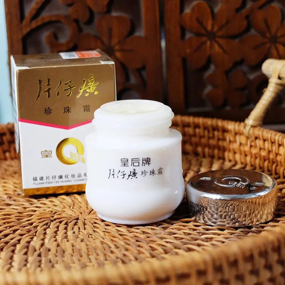 **Revitalize Your Skin with Pianzhuang Pearl Face Cream - Powerful Anti-Wrinkle, Moisturizing & Whitening Solution Inspired by Ancient Chinese Remedies!**